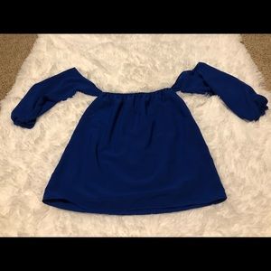 NWOT Cold shoulder Top